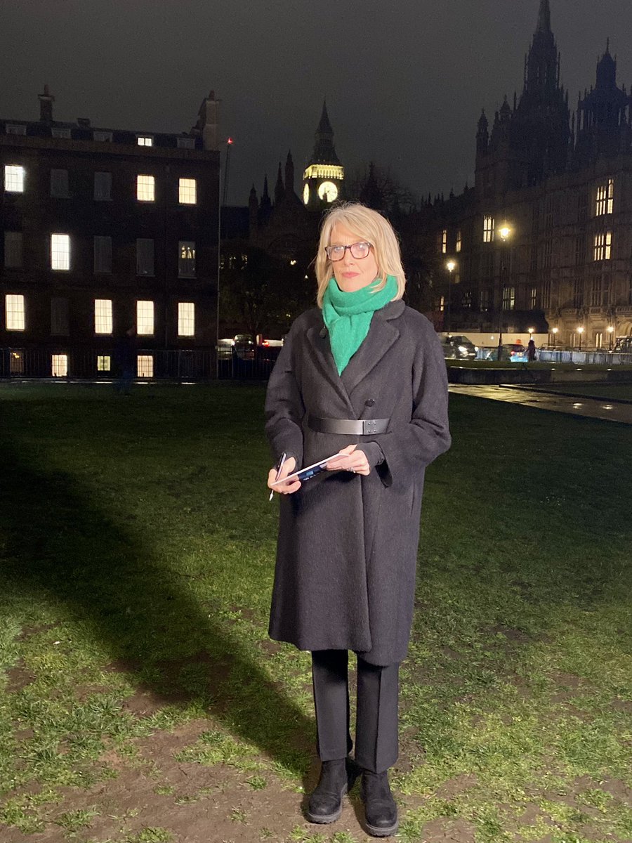 Ymunwch a <a href="/bethanrhys/">Bethan Rhys Roberts</a> heno ar <a href="/NewyddionS4C/">Newyddion S4C</a> i glywed mwy ymghylch y Gyllideb