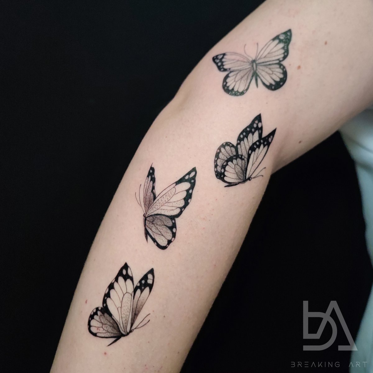 Breaking Art Tattoo tweet media