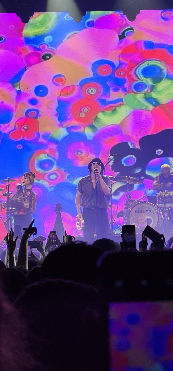 krlamanduka's tweet photo. Cómo supero el mejor día de mi vida? 🥹 #ParamoreRJ
📍Qualistage - RJ 🇧🇷 https://t.co/47nQdjqsXs