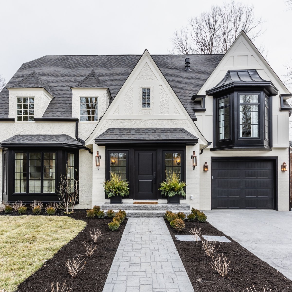 CallMattMc1's tweet photo. JUST SOLD | Beautiful Renovation by Jodi Pierrot Designs
5855 Forest Lane | Meridian Kessler, Indianapolis
.
.
.
.
.
#callmatt #1realtor #talktotucker #fctucker #realtor #realestate #luxuryrealestate #indyrealestate #trendingtopic #indylisting #forsaleindy #homedecor #luxliving https://t.co/NfbHWPMwFx
