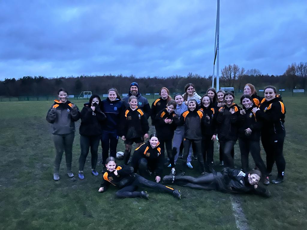🙌 Great to see our former Head Coach <a href="/saintdek/">derekhardman</a> and Vice Captain <a href="/TaraJ_TJ/">Tara Jones MBE</a> help to lead a session at Haydock Girls Rugby League club earlier on today!

#COYS | #HistoryInTheMaking | <a href="/CommunitySaints/">Saints Community Development Foundation</a>