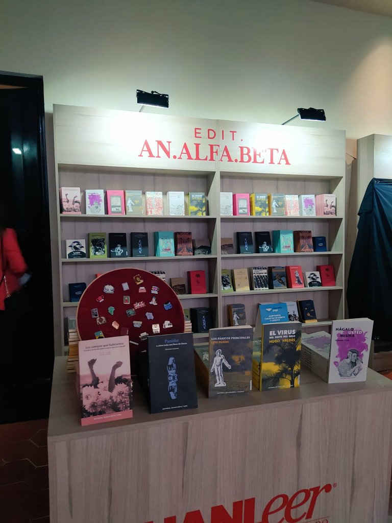 Arrancamos en la Feria Universitaria del Libro UANLeer 2023. ¡Los esperamos en Colegio Civil!