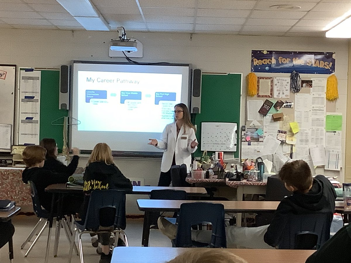 candperz's tweet photo. Thank you Apollo House/ Howard Suamico alumni, Courtney Koeberl - for coming into my classes today sharing your career path with our students! Your honest and positive message was well received by all. @hssdbv  @HSSD https://t.co/lOxRm3anKF