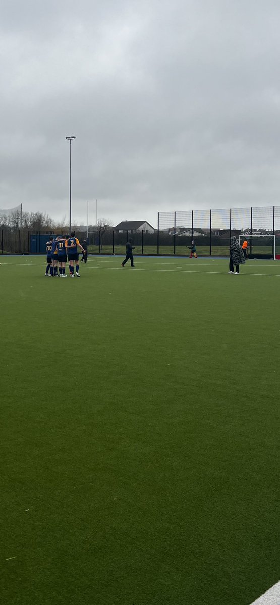 SportBGS's tweet image. 🏑 2nd X1 v Banbridge 🏑 
 Nothing to separate the score line after a fierce 60min battle ended 1-1 (B.McIlroy)

The 2nd X1 were unlucky in run ins and lost 2-1 (R.Boyd) despite giving their all 

This photo shows it all. Win together we lose together, we are the Mighty 2s