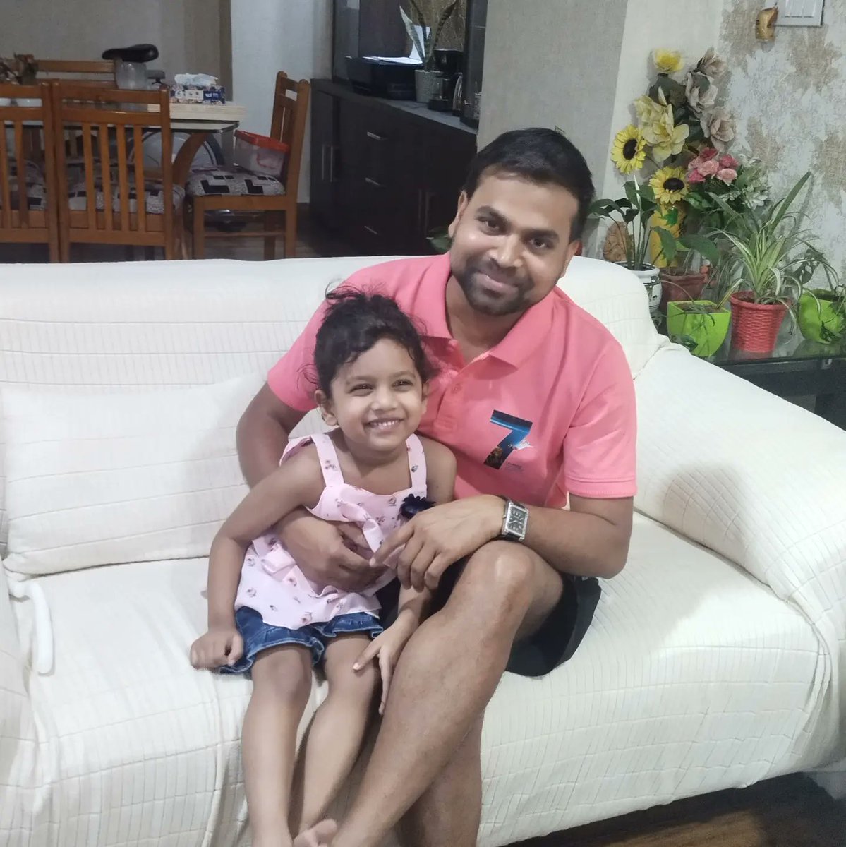 ManojNaresh2's tweet photo. Thank you everyone for the birthday wishes, this birthday was also special for me as I celebrated my birthday at my sister's house for the first time.

And today the cake was offered by my niece 😊 n for the first time I also got many gifts....!! 😍
.
.
#birthday
#varanasi https://t.co/9t6gioqCXj