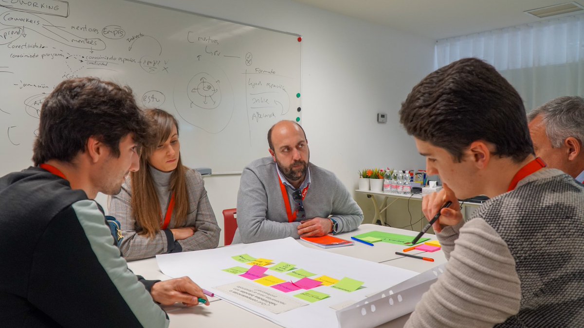 emprendecise's tweet photo. #e2CISE 👉🏼 los #ecuadrado de la XI edición han trabajado hoy en #EmprendeCISE sobre las #CompetenciasEmprendedoras o #SoftSkills necesarias para el desarrollo profesional 🚀
¿Qué es fundamental en el trabajo en #equipo? ¿Cómo se produce un match entre trabajador-empresa? https://t.co/ow99mJ6YxE