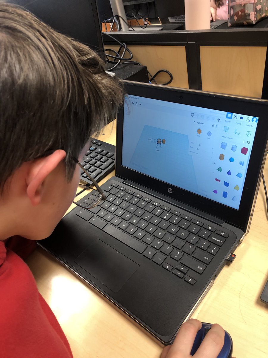 MMS 6th grade Ss tinkering around while creating our classroom pet 
<a href="/MMStcboe/">Munford Middle School</a> #MMSstrong <a href="/TCBOE/">Talladega Co Schools</a> #LeadingTheWay <a href="/OfficialDLDay/">Digital Learning Day</a> #DLDay #FutureReady <a href="/FutureReady/">Future Ready</a> @all4ed #tinkercad