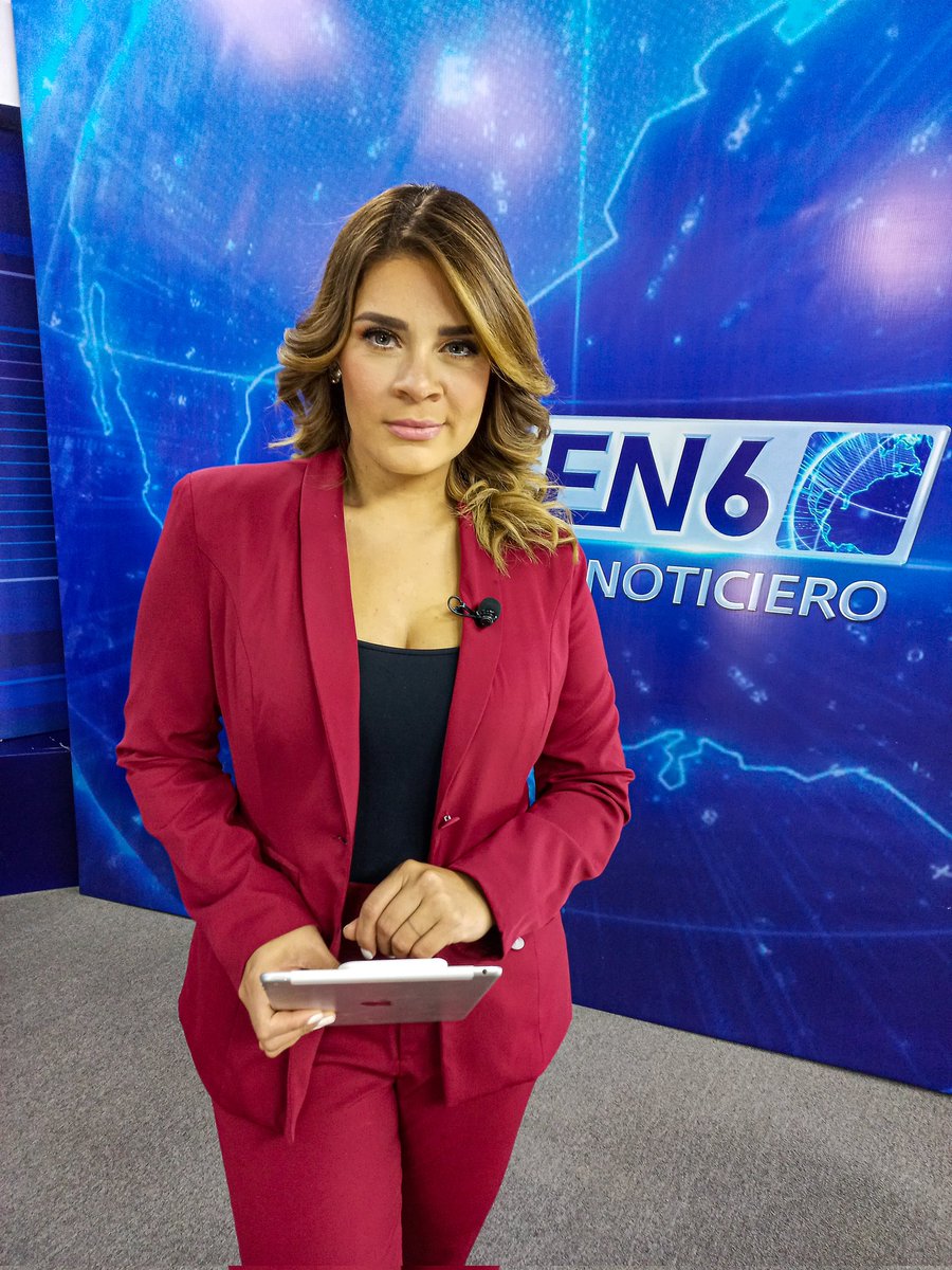 elnoticiero_6's tweet photo. #Ahora | Le invitamos a que sintonice la emisión de la 1:30 p.m. de El Noticiero de Canal 6.

Angie Álvarez le espera con las noticias más relevantes a nivel nacional e internacional. #EN6 https://t.co/T3XUdWBZb7