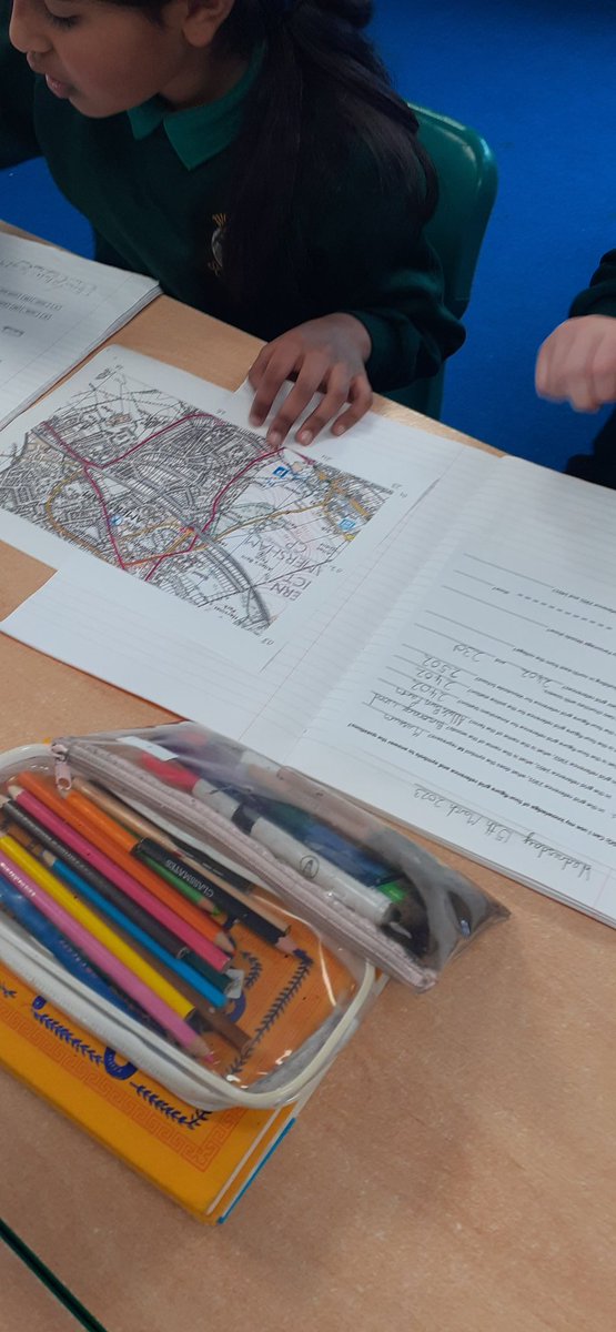 WoodsideJunior's tweet photo. Year 4 enjoyed using maps to show their knowledge of four-figure grid references, symbols and compass points. #digimaps #Geography https://t.co/XTyfpOLiq9