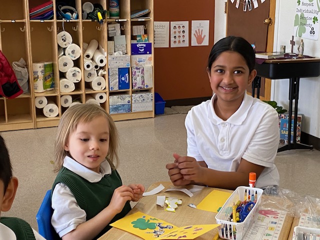 SMMeverett's tweet photo. Highlights from another Kindergarten and 4th grade reading buddies session! https://t.co/hdz6Sex4u6