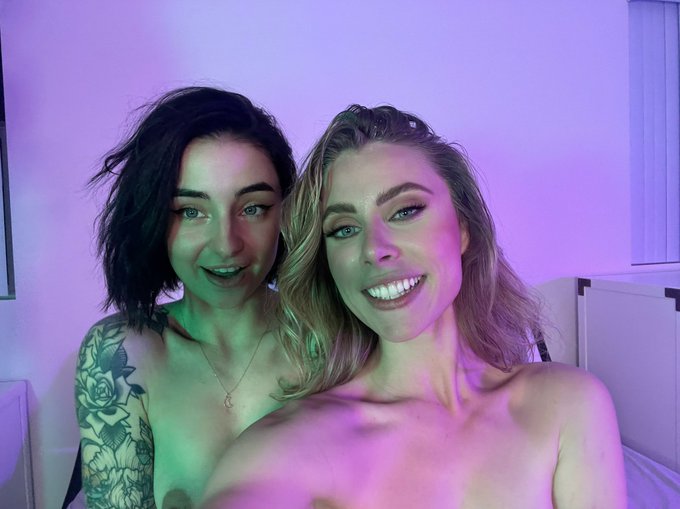 Day dreaming about @xSteviemoonx 
Yes we fucked and yes it was AMAZING ? https://t.co/htGbIGmcDj