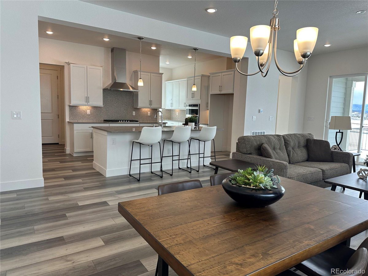 G_CORealEstate's tweet image. 🏠 LUXURY LIVING IN CASTLE ROCK 🏠

Stunning 2-story home features 4 bedrooms, 3.5 bathrooms, and 4,030 square feet of living space, all for just $874,900!

Contact Guinivere Stevenson at 720-365-9138 or gs@stevensoncoproperties.com. 

 #guiniverestevenson #justaskg #luxuryliving