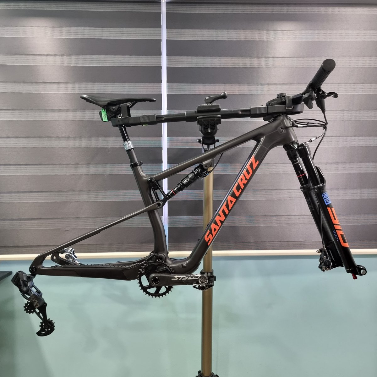 invisiFRAME's tweet photo. A perfect wrap on this Blur👌
-
Sticko with another perfect invisiFRAME on this 2021 @SantaCruz_uk Blur Carbon
-
Maximum Coverage, Maximum Protection
-
#invisiFRAME #PPF #YouRideItWeProtectIt #AlwaysUseProtection #BikeShop #BikeProtection #SantaCruz https://t.co/vitD4ZkECj