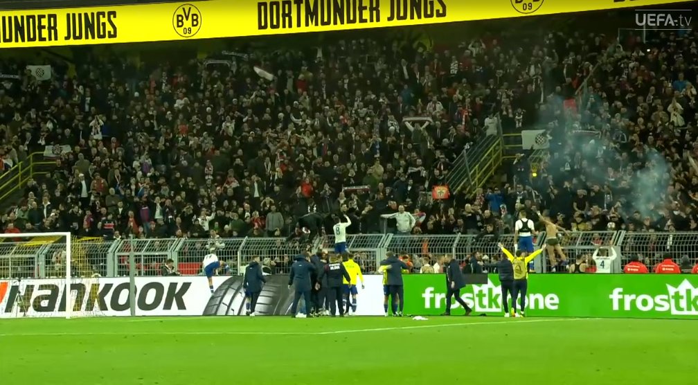 foet247europa's tweet photo. ''It's just a Youth League game'' #UYL #BVBHAJ https://t.co/hEHLdYVqR0