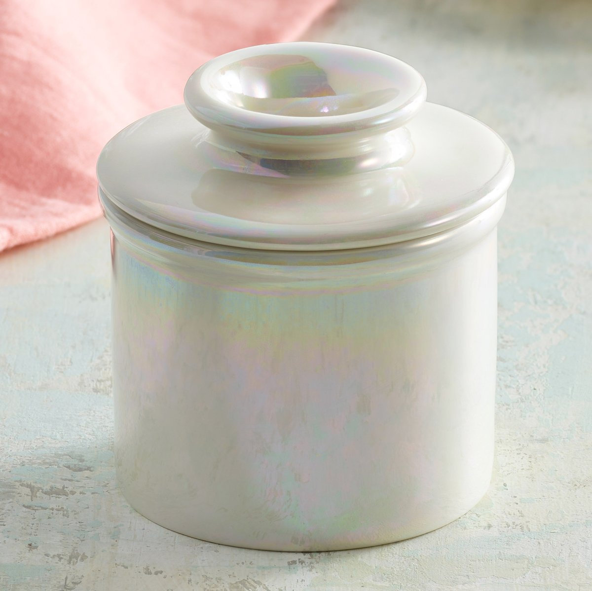 ButterBellCrock's tweet photo. NEW Butter Bell crock color - Glossy Opal! Available at https://t.co/IXvd8f6G4S https://t.co/cEQkgMNNjN