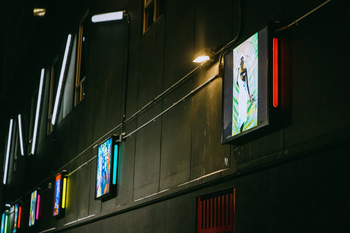 CityofEdmonton's tweet image. Have you checked out the new #AlleyOfLight in Rice Howard Way? We&apos;re proud to be a partner helping to transform this space through light boxes &amp;amp; murals that make this alley more inviting, magical and joyful year-round.

#WinterDesign