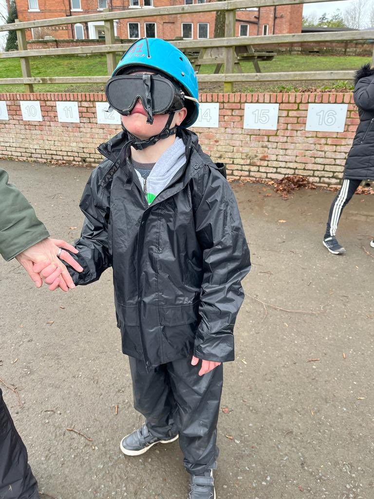 ton-yr-ywen-primary-on-twitter