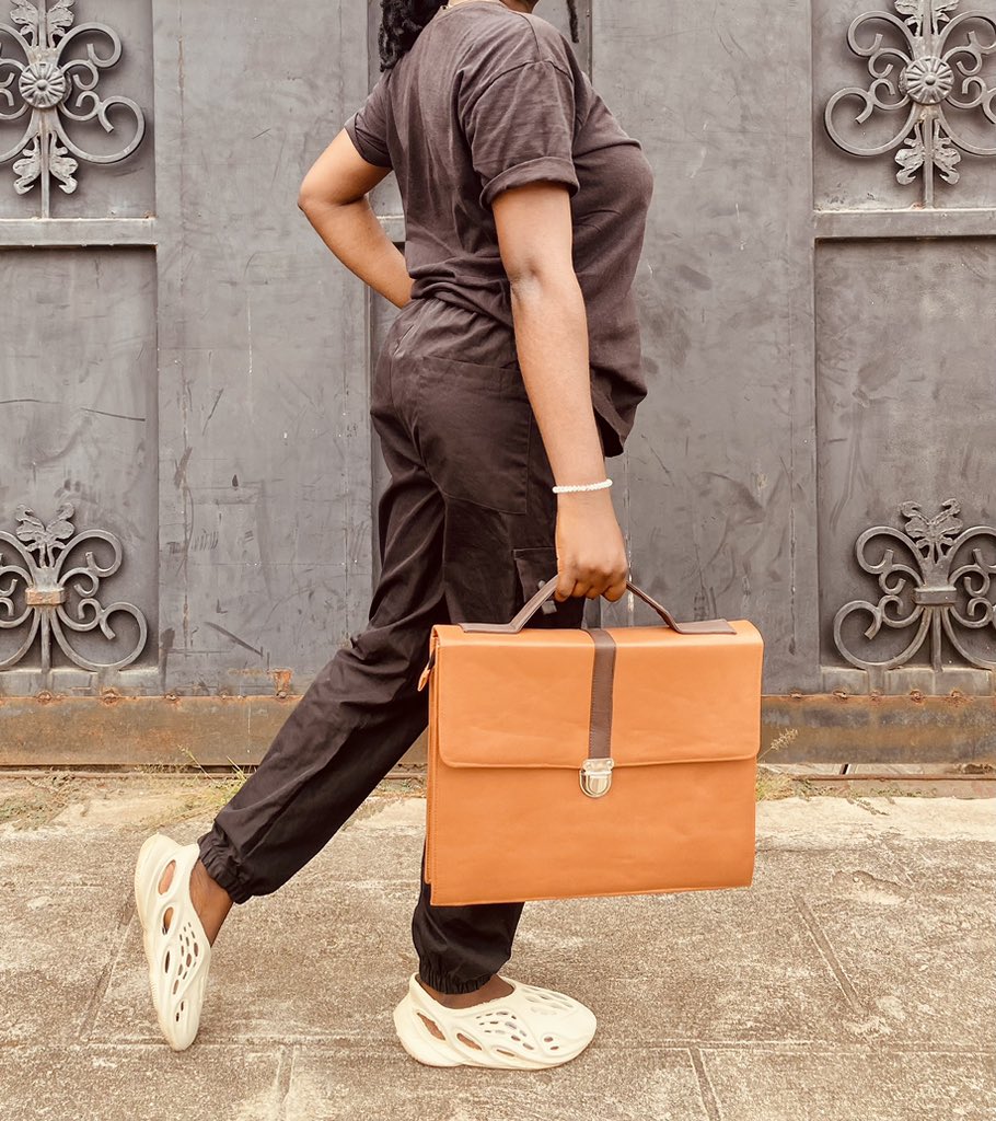 maybehabib's tweet image. Get moving with @tijoandbibs new #WorkBag Collection. 

Our all brown thick leather brief bag is all it takes. 

Shop now from 30,000 naira.
