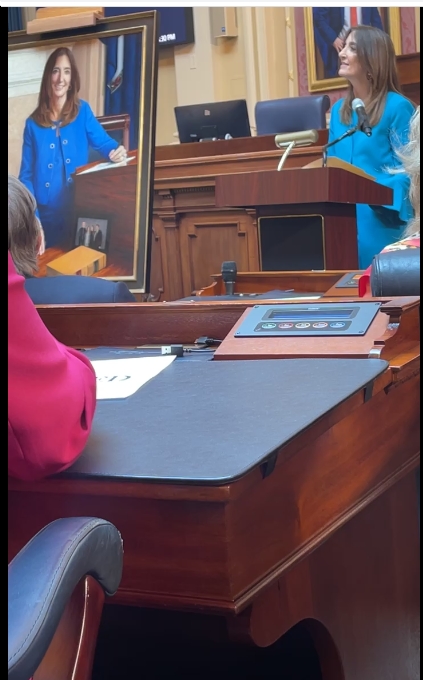 Thanks to former Del. @HalaAyala for video of the ceremony earlier today for former Speaker @EFillerCorn's portrait unveiling! bluevirginia.us/2023/03/wednes…