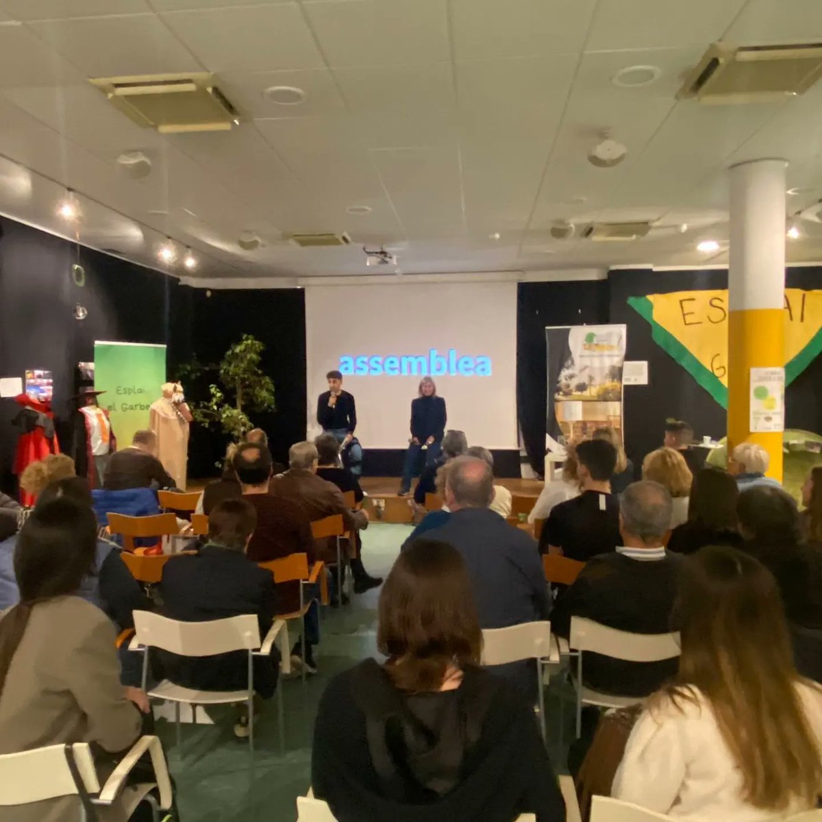 ANCTordera's tweet photo. 👏Moltes gràcies per acompanyar-nos al col·loqui amb la Presidenta de l’@assemblea, @DolorsFeliu.

Amb la Biblioteca plena, hem gaudit d’un debat obert i necessari per aconseguir el nostre objectiu des de Tordera.

Visca Tordera i Visca Catalunya lliure!

#Tordera #ANC #Assemblea https://t.co/VVZReSYqBK