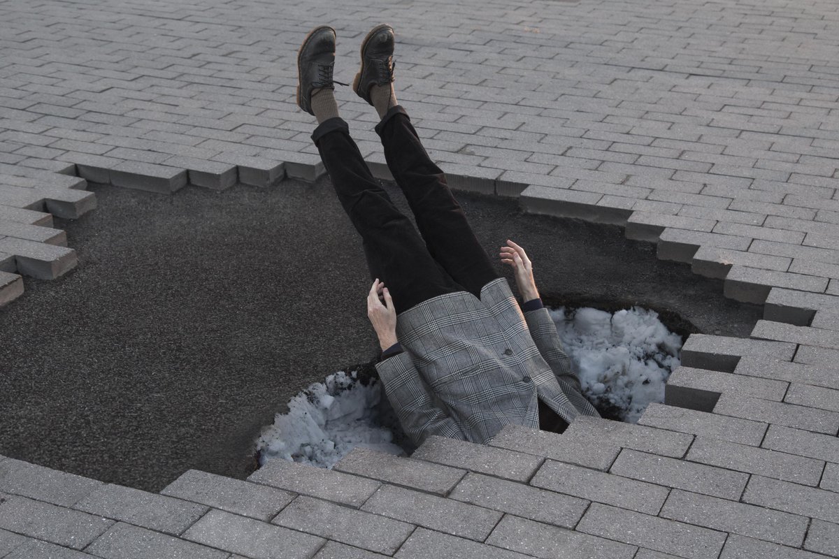 ben_zank's tweet photo. I’m stuck in a hole https://t.co/IlWMAJ2Kax