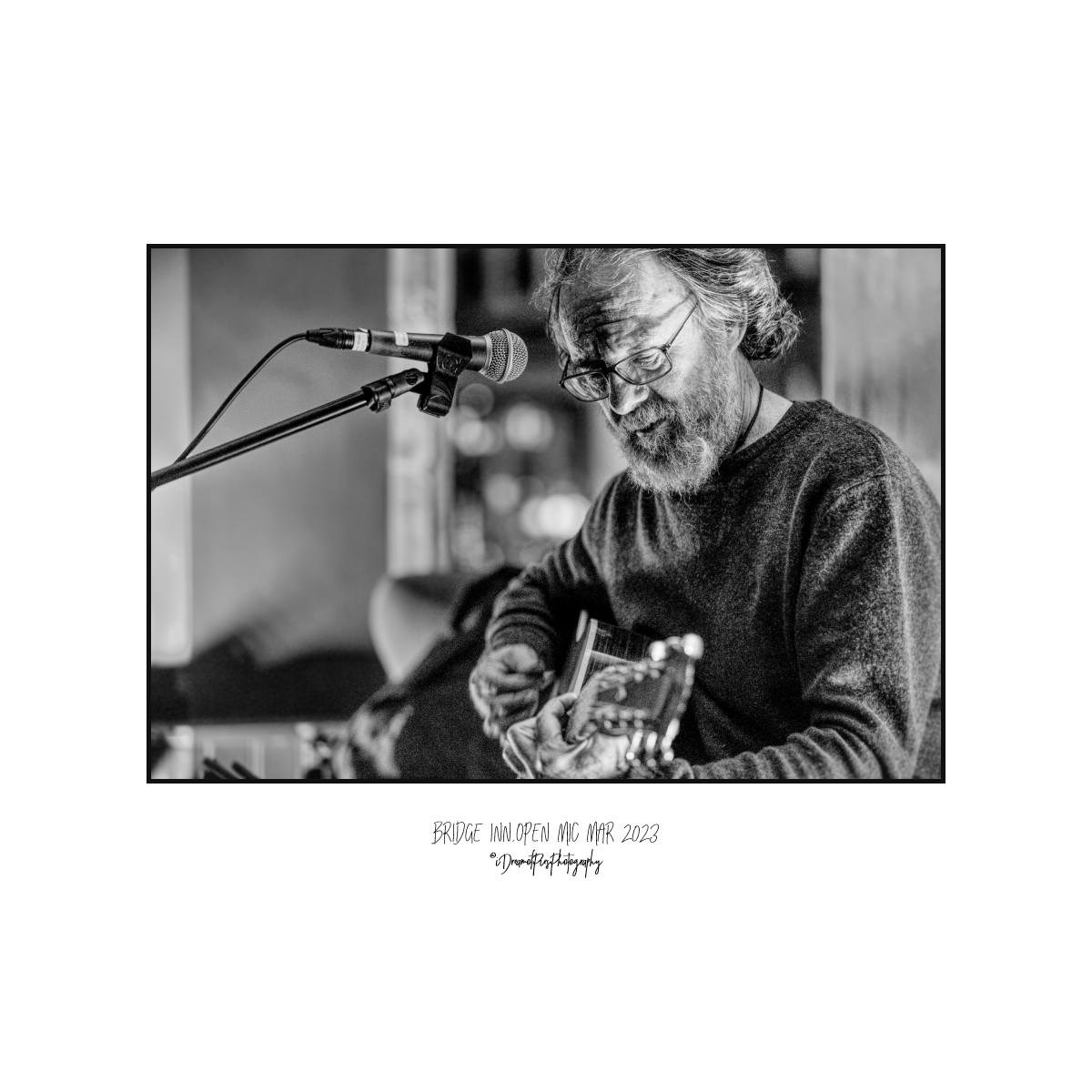 Idreamofpiepics's tweet photo. Some  images from #OpenMic at #BridgeInn  Tarvin Rd on Mon nights hosted by #luosjohnson Plenty to listen to with something for everyone. To see what's on, where &amp; when, visit #ChesterOpenMicEvents at https://t.co/P1NifmEmf2 #chester #music @ShitChester Support local #music https://t.co/UZDRoauqaE