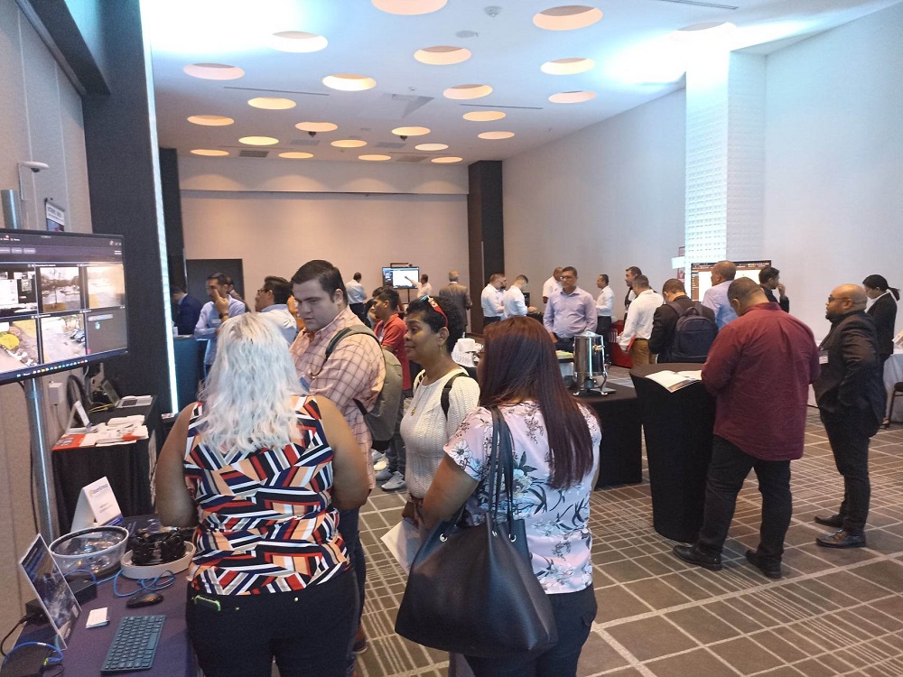 ip_usergroup's tweet photo. El pasado jueves 2 de marzo en las cómodas instalaciones del @sortishotel, IP UserGroup inició agenda con exitosa jornada en Ciudad de Panamá https://t.co/B2cZ70v4GH

#seguridad #seguridadelectrónica #ipusergroup #tecnologías #networking #panamá @CommendIntercom @pampamarketing https://t.co/6GB3B2nyWB