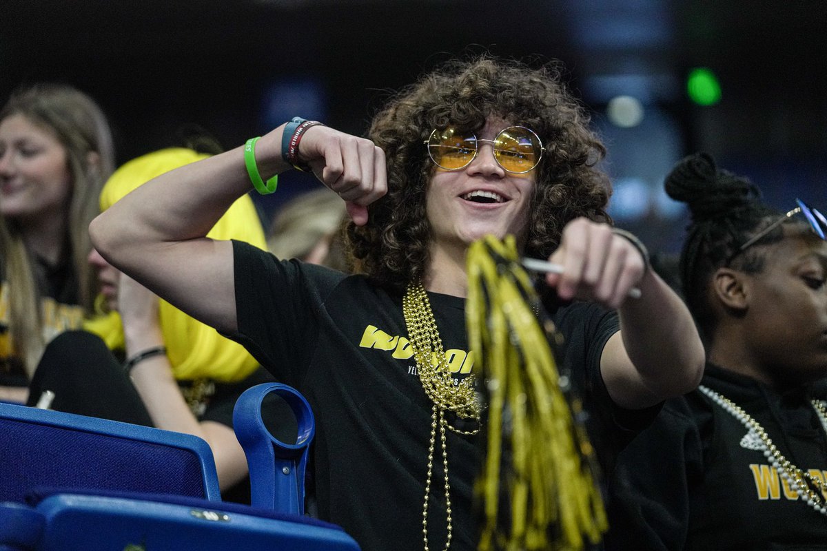 BlackandGoldDa1's tweet photo. Woodford fans packed the stands today at Rupp Arena. With school canceled Friday, I expect a big crowd. https://t.co/kx545uSpvX