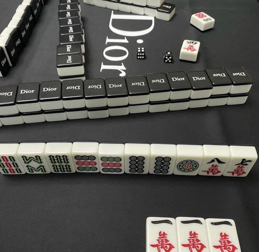fangcy666's tweet photo. 始硅谷银行全部储户100%提取存款，不管有没有被FDIC保险覆盖。
#美国 #硅谷银行 https://t.co/OzrKoYYBTd