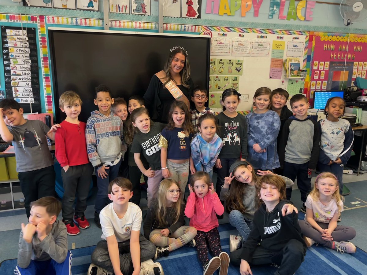 Ms. Rinck tweet media