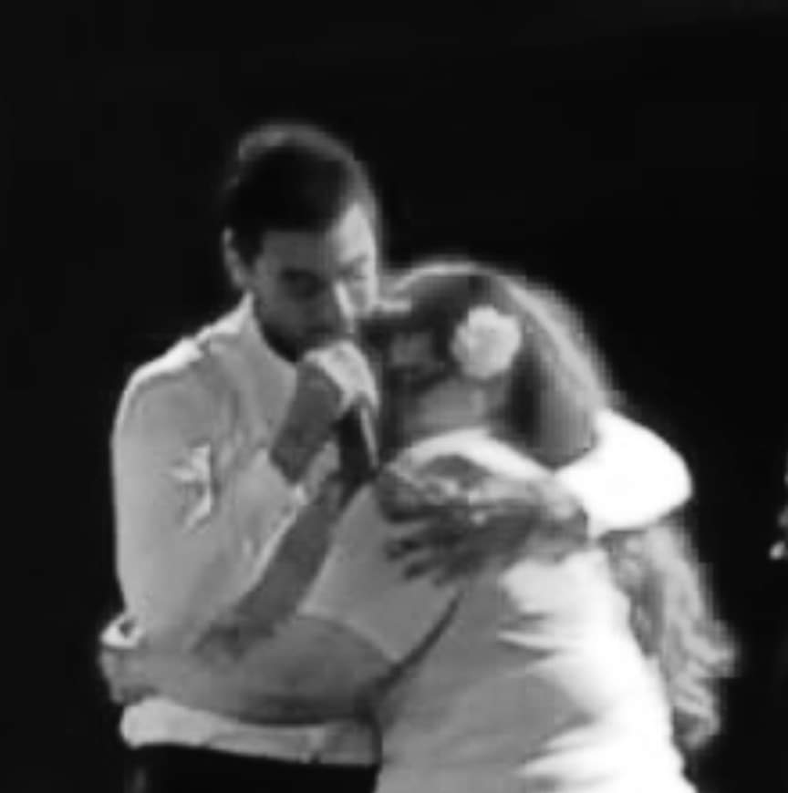 _AyMariia's tweet photo. Tantos abrazos fueron mi paz... Feliz cumpleaños dueño de mis quincenas, luz de mis ojos, amor de mi vida @_CarlosRivera ajajaja te amo muchoooo❤️✨✨ Dios te siga llenando de fortaleza dicha y amor. Felices 37✨ https://t.co/gA7YuPOlZw