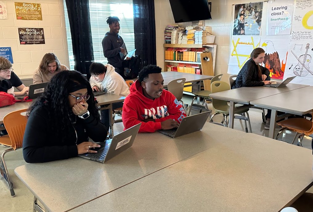 Samena Collins tweet media