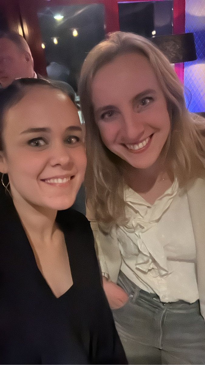 vreulske's tweet photo. #ElectionNight 🥂💪🏻 https://t.co/M7SBnVcH51