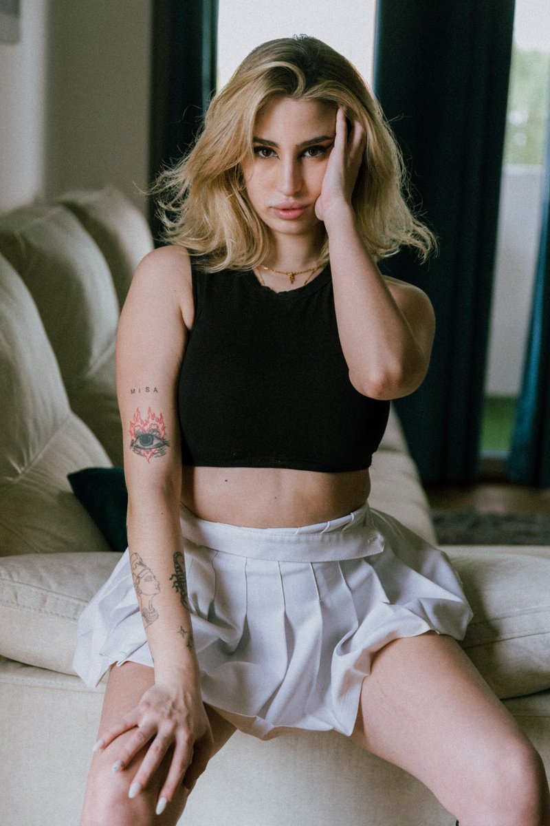 nayadebarbie's tweet photo. When I wear this skirt, I always go without a thong, so they can lift it up and fuck me fast heheh https://t.co/wBDOjGLNCf