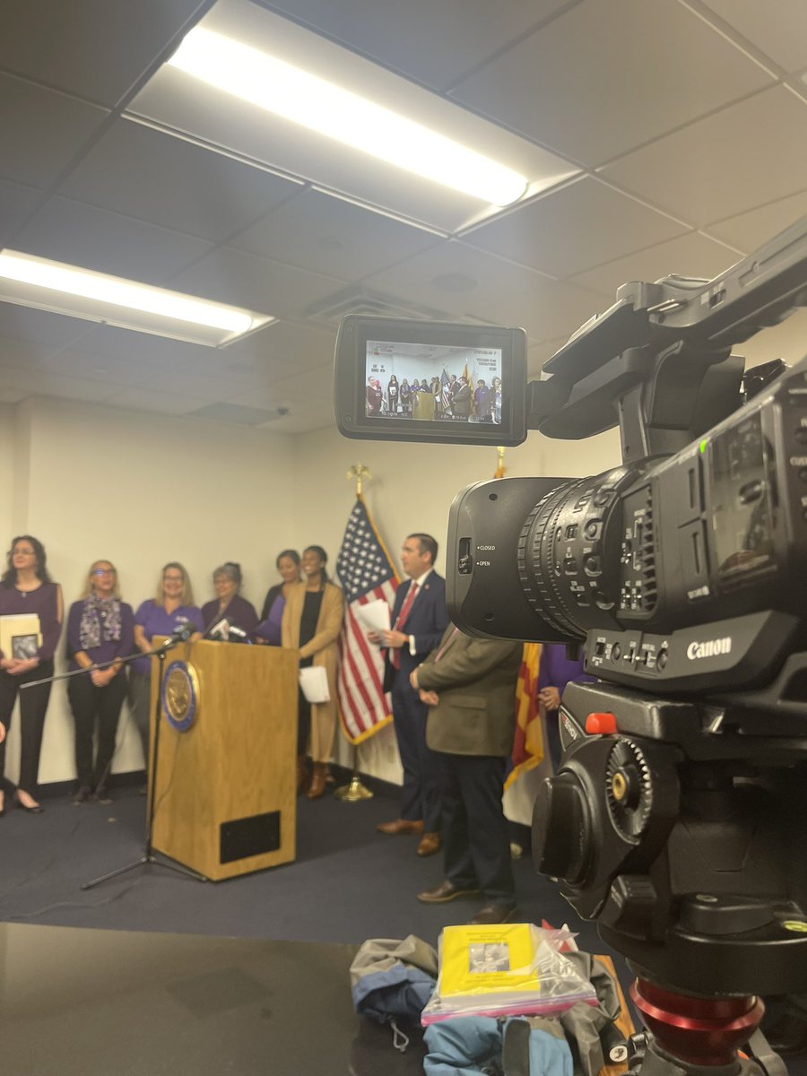 Behind the scenes of today’s presser with @miriamcristall <a href="/sierraealvarez/">Sierra Alvarez 🪶</a> #ENDALZ #CronkiteNews