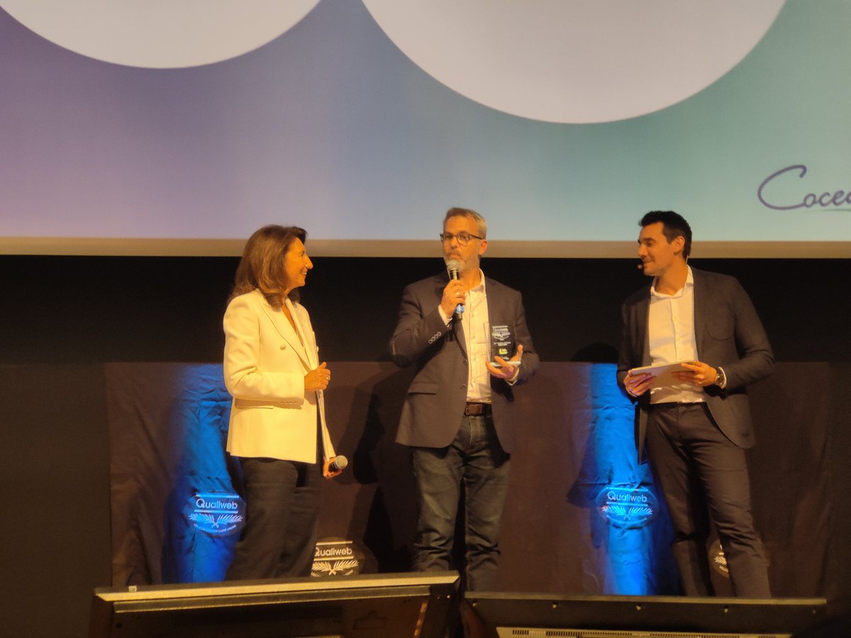 ctbegue's tweet photo. Habitué des podiums, @SebPasse reçoit le trophée de la meilleure #RelationClient pour @pmu, secteur Loisirs 👏 #Qualiweb https://t.co/nTgA6BhdWi