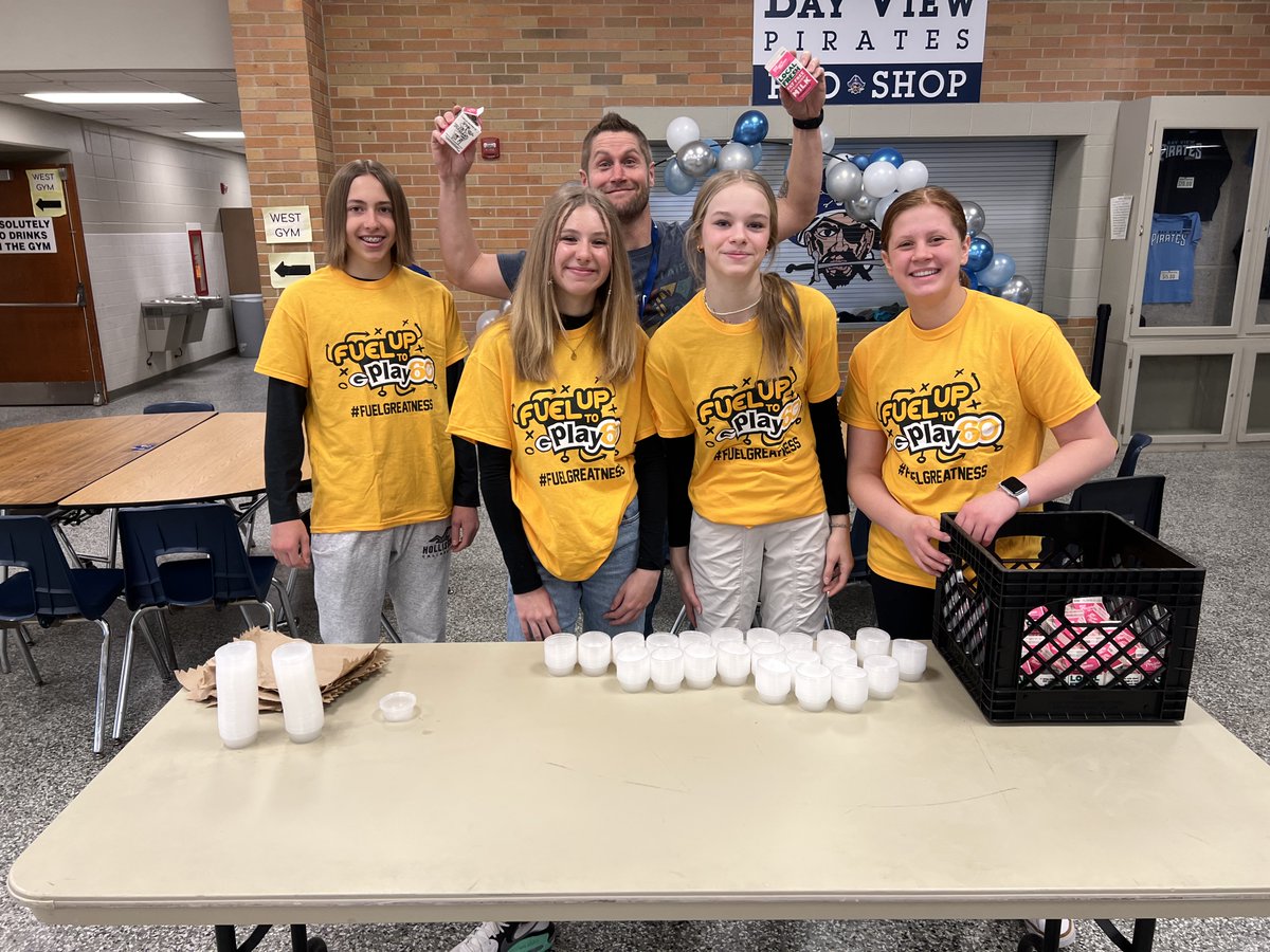 msvannuland's tweet photo. National Breakfast Week at Bay View! Our students tried samples of string cheese, yogurt and milk! @HSSD @hssdbv @FUTP60 @WisconsinFUTP60 @BieszkPE https://t.co/VsxsnbbKvq