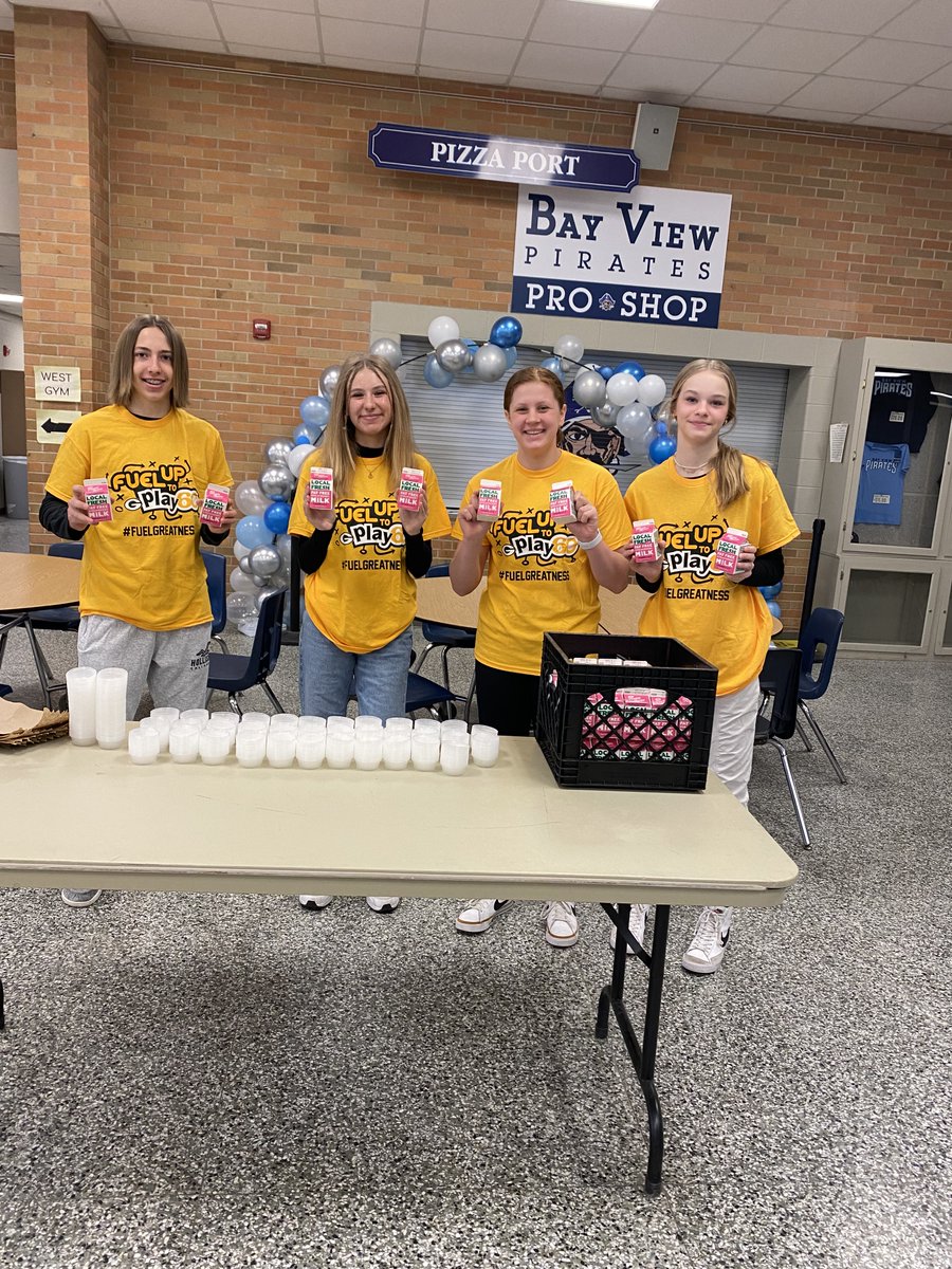 msvannuland's tweet photo. National Breakfast Week at Bay View! Our students tried samples of string cheese, yogurt and milk! @HSSD @hssdbv @FUTP60 @WisconsinFUTP60 @BieszkPE https://t.co/VsxsnbbKvq