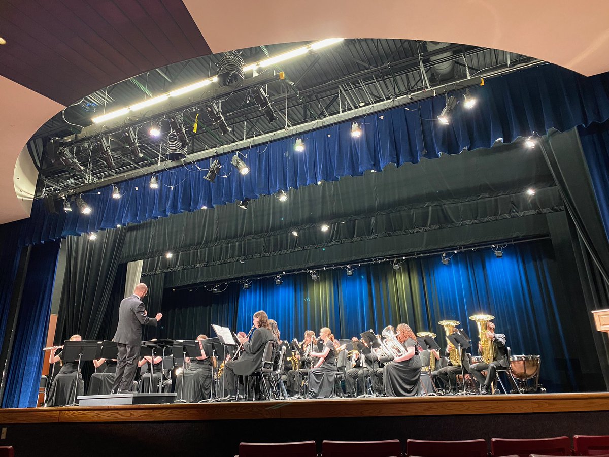 fhcspartanbands's tweet photo. Great performances from all three bands today. Congrats to all our students on a wonderful day. Our concert band received an outstanding 2 rating and our symphonic band and wind ensemble received the exemplary  1 rating! https://t.co/oCtqNea9o5