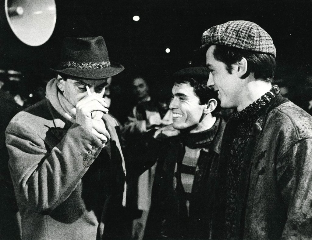 Alain Delon and Luchino Visconti, 1960.

#AlainDelon #LuchinoVisconti #RoccoAndHisBrothers #film #FilmTwitter #TCMParty