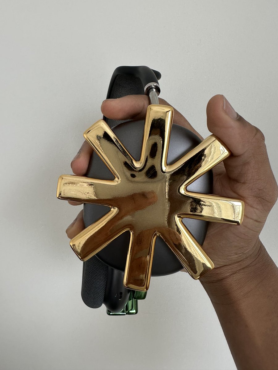 _ChrisAlia's tweet photo. Asterisk Attachments for AirPods Max by Me… https://t.co/BhGXnRQ3vP
