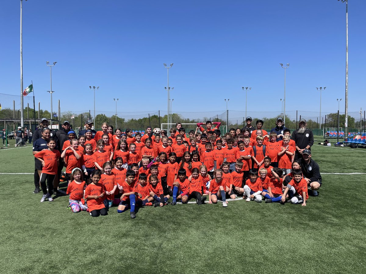 alexrparra's tweet photo. Great turnout this week at our @SG1Soccer Spring Break Camp held at @Katy_ISC Thanks to all players, coaches and staff that make us better. #SG1soccer #sg1soccerfamily #HoustonSoccer #KatySoccer #SpringBreak2023 #soccer #springbreaksoccer #katyisc https://t.co/q6mu80gW9h
