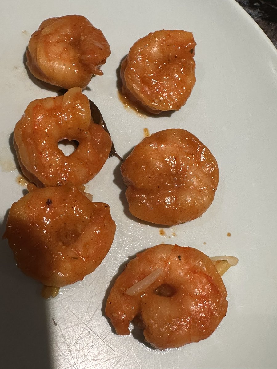 JaneJene5's tweet photo. @Tesco There were only 6 little prawns 🦐 in my FINEST prawn tikka masala. The product photo shows 10. Did I get too few or is your photo wrong?😟#tescofinest https://t.co/Kom9tmhWzf