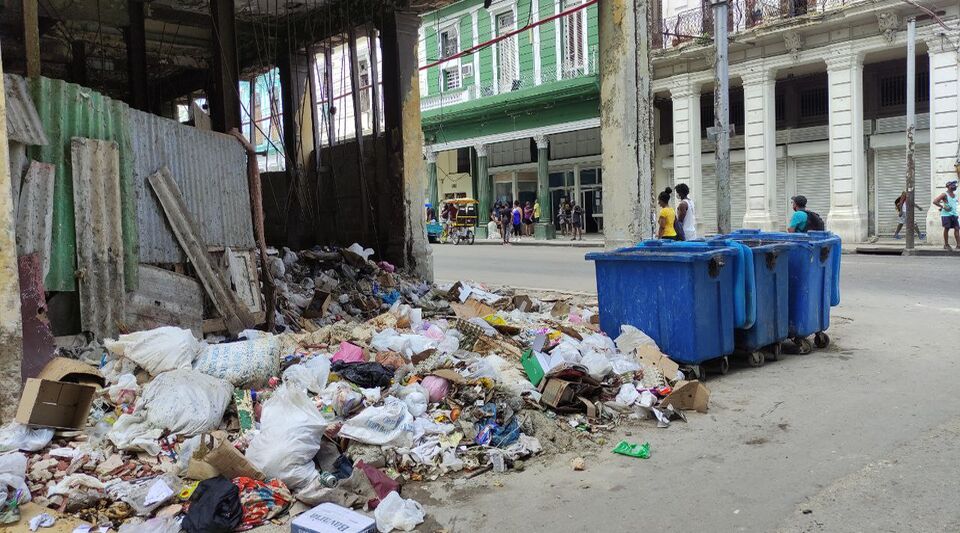 cuba_albert's tweet photo. @aylinalvarezG @UJCdeCuba @DiazCanelB @DrRobertoMOjeda Sige votando para que sigas viviendo en el vertedero donde no vive ni Diaz Canel, Marrero, Bruno, Polanco y la Familia Castro. https://t.co/bH3MsIK9Oa