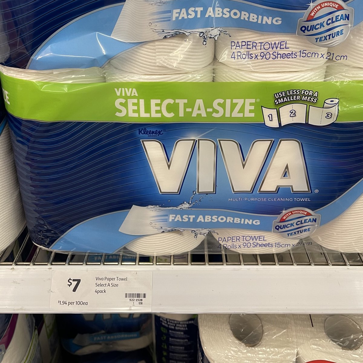 jcooper_au's tweet photo. Is Viva gaming supermarket unit pricing? Compare these two packs: both contain the same amount of towel but the one with the smaller sheets appears to be almost 40% cheaper on unit price. Time to investigate, @choiceaustralia https://t.co/Z6wefnBYok
