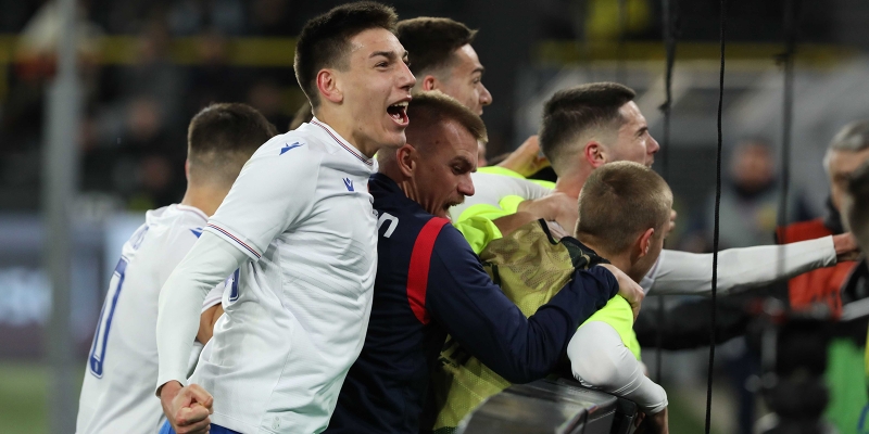 hajduk's tweet photo. Hajduk je u polufinalu Lige prvaka: Juniori srušili Dortmund na Signal Iduna Parku! • https://t.co/3wHpYERLcs #Hajduk https://t.co/mhni9jMRwH