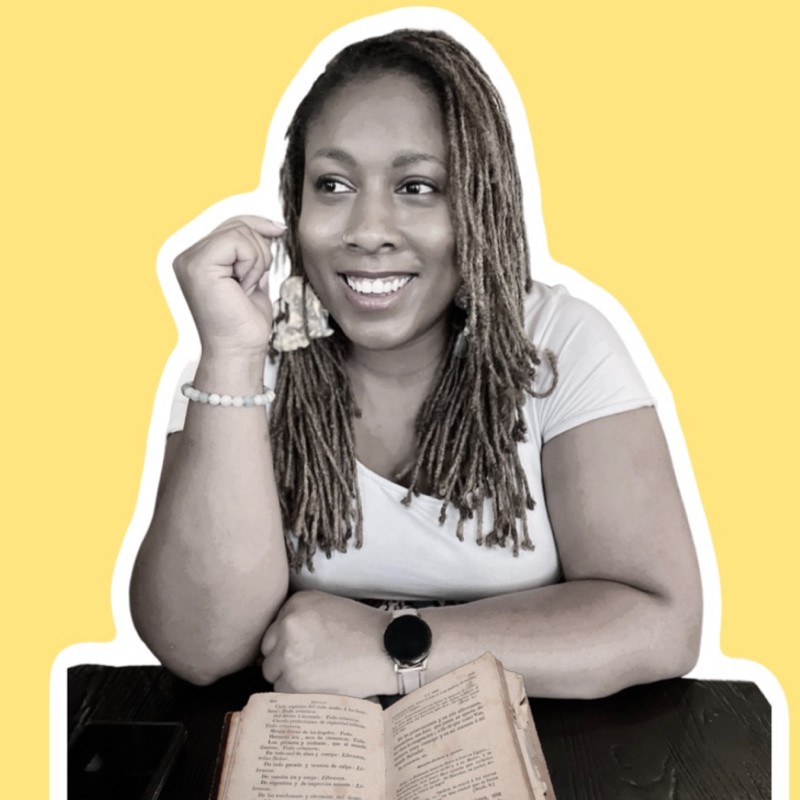 Teacher, Michelle is a former paraprofessional preparing future leaders with a strong educational foundation.  When students have those "I did it!" moments makes Michelle #SCCPSSPROUD to be a SPARC educator! @sccpss