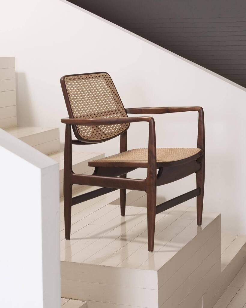 espasso's tweet photo. Oscar Lounge Armchair⁠
by Sergio Rodrigues, original design from 1956⁠
⁠
Sergio Rodrigues' "Oscar" armchair was originally designed in 1956 for the São Paulo Jockey Club. Its sinuous lines mimic those of Brasilia’s iconic buildings. Named after legendary Brazilian architect … https://t.co/raE4FBKjrf