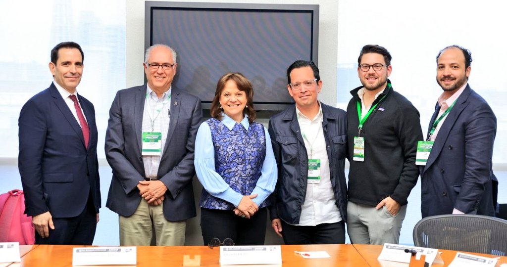 En el marco del #STSForum moderé una sesión para hablar sobre la relación del medio ambiente y la tecnología junto con Blas Pérez Henriquez de <a href="/Stanford/">Stanford University</a>, Dylan Roman de #RestartTheCycle,
Jan Heinvirta de <a href="/perfektomx/">Perfekto</a>, Iván Ortíz-Monasterio de <a href="/CIMMYT/">CIMMYT</a> y
Eduardo Mezo de #PlantSquad.