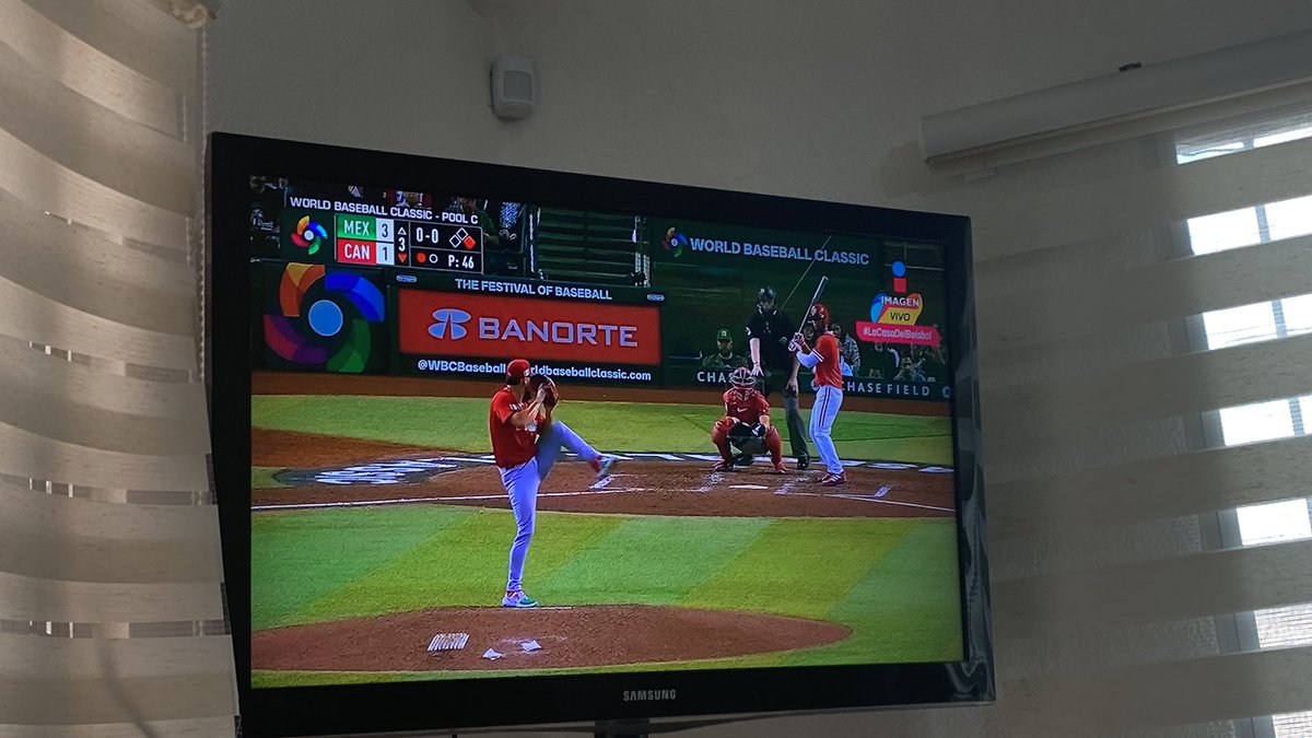 alex8702's tweet photo. @angie_GarciaT Yo viendolo tmb desde la chamba! https://t.co/uT1kvTVAmA